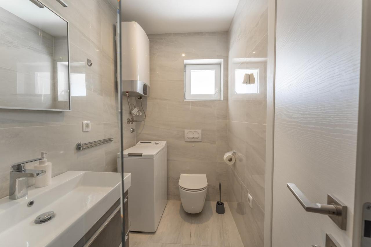 Bernie Apartments With A Pool Zadar Exterior foto