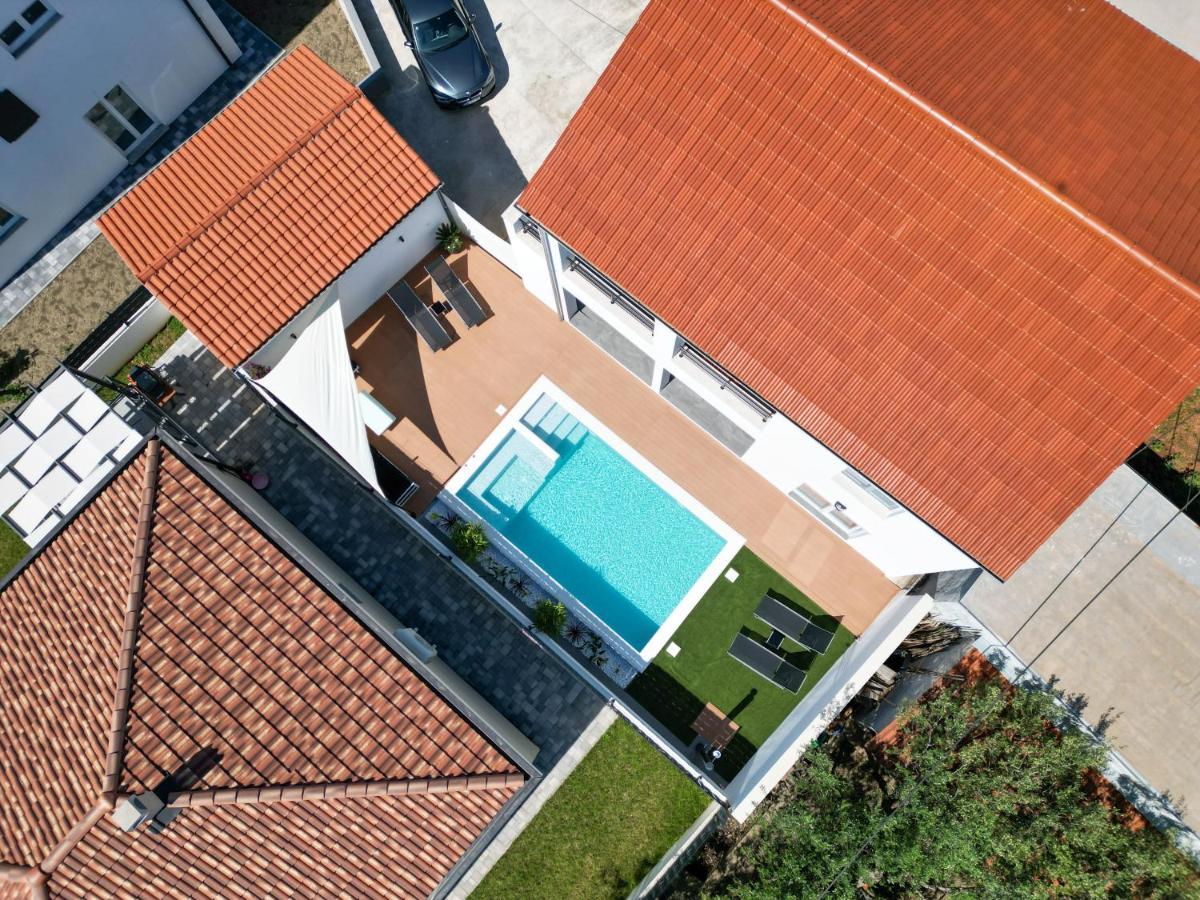 Bernie Apartments With A Pool Zadar Exterior foto